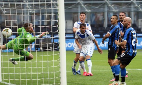 Inter bez Brozovića zabio šest komada; Milan se spasio u sudačkoj nadoknadi, a Ibra zamijenio Rebića; sjajna pobjeda Jurićeve Verone