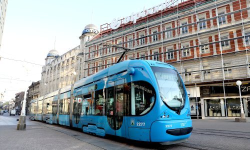 [FOTO] Ilica, trg...Pogledajte kako je izgledalo prvo jutro povratka tramvaja na stare trase