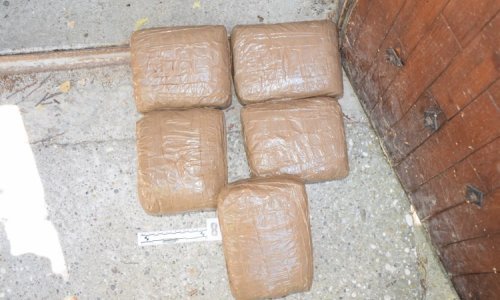 Pao dvojac koji je u kući i motociklu sakrio više od 30 kilograma 
 marihuane