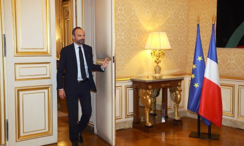 Francuski premijer podnio ostavku, novo imenovanje tijekom dana