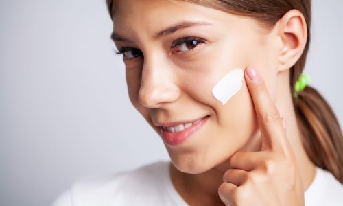 Svi ih radimo, a koža sve pamti: Znate li koje su najčešće greške pri nanošenju kreme za sunčanje