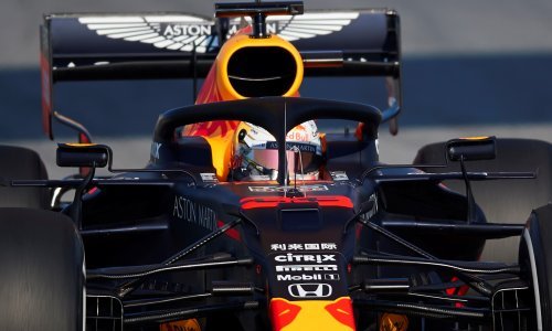 Mercedesovi bolidi dominiraju, a mladi Max Verstappen povukao riskantan potez kako bi im pomrsio račune; jedini od najboljih se to usudio napraviti...