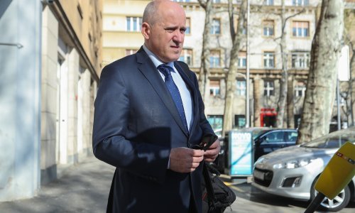 Bačić: ‘Zamislite koliko bi trajalo da Sabor dvotrećinski odlučuje o broju uzvanika na svadbi ili udaljenosti kumica na placu’