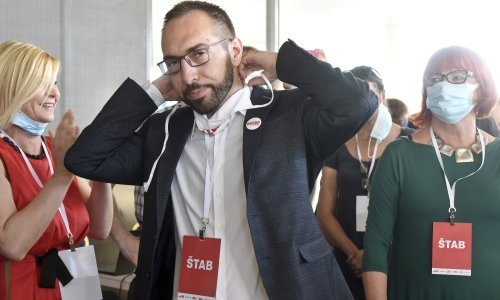 Euforičan govor Tomaševića: Crni mrak se nadvija nad nama, ali mi smo novo svjetlo u hrvatskoj politici. Ugasit ćemo taj mrak!