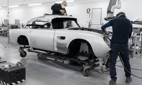 Aston Martin ponovno proizvodi legendarni DB5; najpoznatiji Bondov automobil za 25 sretnika