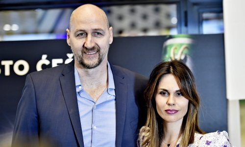Ne prestaju stizati čestitke: Veselje i slavlje u domu Dina i Viktorije Rađe