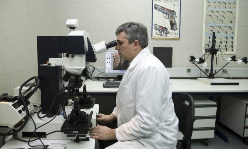 MUP-ov forenzički centar se uključio u istraživanje Covida-19, po jednom ispitivanju bit će prvi na svijetu