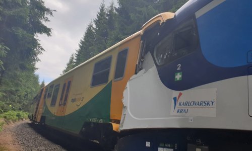 Najmanje dvoje poginulih i 24 ozlijeđenih u sudaru vlakova u Češkoj