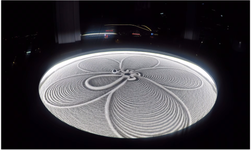 Opustite se uz pješčani stolić koji crta sam po sebi