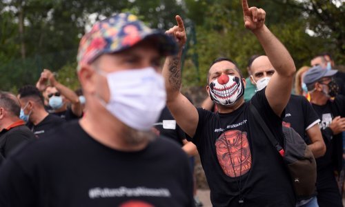 Maske postaju obavezne u Kataloniji, kazna sto eura