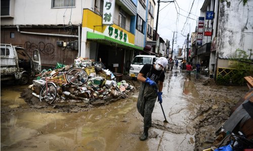 Obilne kiše i dalje prijete Japanu, 62 poginulih u poplavama i klizanju terena