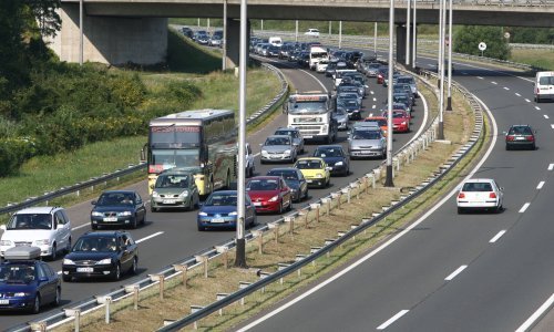 Za vikend na autocestama 26 posto manje vozila nego lani