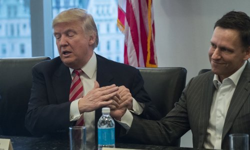 Kontroverzna tvrtka Trumpova saveznika koja radi za tajne službe planira izlazak na burzu, u niskom startu nisu samo ulagači