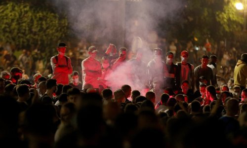 Završen prosvjed u Beogradu, na ulicama ostale tek manje grupice demonstranata. Policija bez intervencija