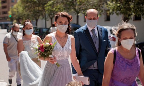 [ANKETA] Što vi mislite, treba li zabraniti velika okupljanja poput svadbi?