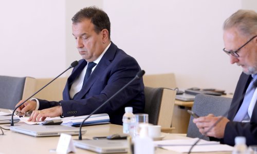 Beroš nakon sastanka Znanstvenog savjeta potvrdio: Pao je rekord, spremaju se nove mjere. Neki će morati nositi maske, oni koji dolaze izvan EU-a idu u samoizolaciju, ali zabrana - nema!