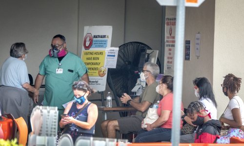 Eksponencijalni rast zaraženih u SAD-u, očekuje se i 100.000 oboljelih dnevno, Bijela kuća bez plana i programa, a Trump živi u nekoj svojoj stvarnosti