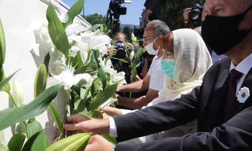 [FOTO] U Srebrenici komemoracija povodom 25. godišnjice genocida nad Bošnjacima, pokopat će devet žrtava