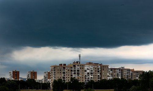 [FOTO/ VIDEO] Hladna fronta zahvatila dobar dio Hrvatske, jak vjetar i pljusak u Zagrebu, temperatura pala za više od 10 stupnjeva