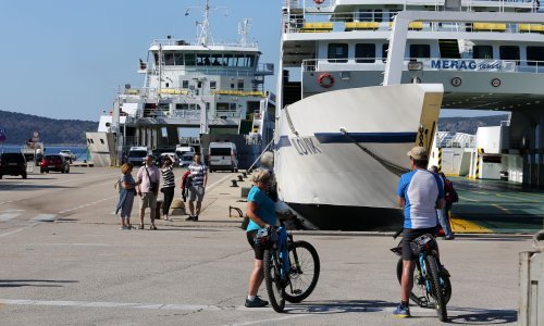 Njemački turisti ostali u šoku: U mjenjačnici na Krku za 100 eura dobili 610 kuna