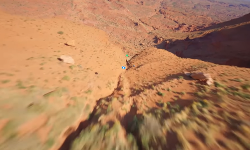 Suludo: Tip leti niz planinu u krilatom odijelu