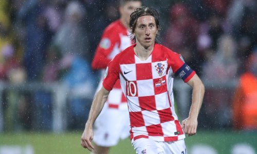 [FOTO] Nakon Barcelone i izraelski prvoligaš se odlučio poslužiti 'hrvatskim kockicama' i totalno kopirao dres 'Vatrenih'