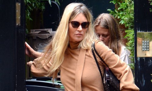 Ne znate kako ljeti nositi komade od kože? Legendarna manekenka ima stajliš rješenje