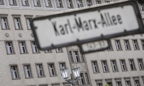 AfD prosvjeduje protiv skulptura Karla Marxa zbog njegovog antisemitizma i rasizma