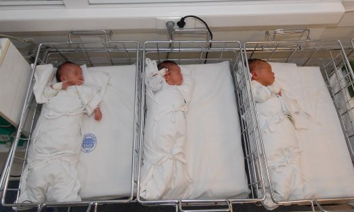 U prošloj godini rođeno 810 djece manje nego u 2018., smanjen i broj umrlih