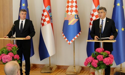 [FOTO] Plenković dobio mandat od Milanovića i objavio strukturu vlade: Pročitajte što su premijer i predsjednik još rekli o koronakrizi, obnovi Zagreba, pozdravu 'Za dom spremni'...
