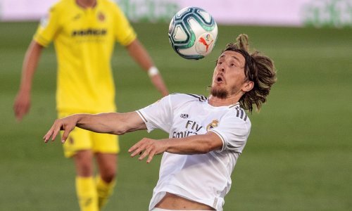 Luka Modrić vodio Real do pobjede i 34. naslova prvaka; Barcelona se osramotila na Nou Campu i s igračem više izgubila od Osasune