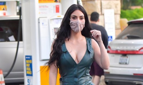 Zna kako izazvati pozornost: Kim Kardashian naglasila bujni dekolte