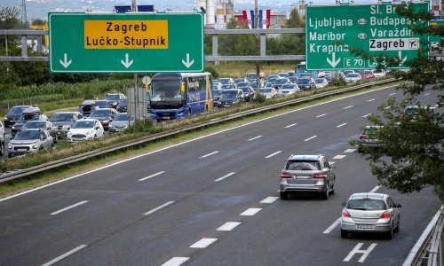 Ogromne gužve na cestama, a što se tek sprema: Slovenci javljaju o kolonama od 9 km ispred Kaštela i 10 km na Karavankama!