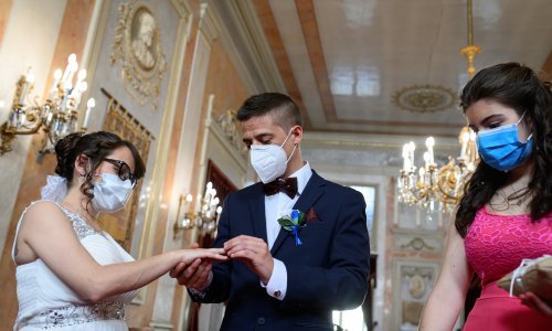 Iz vukovarsko-srijemskog stožera potvrdili: Većina novooboljelih od koronavirusa zaraženi su na svadbama