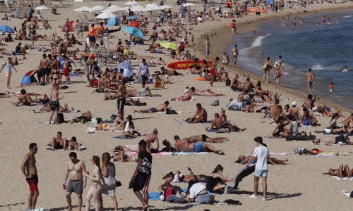 Zbog širenja zaraze Katalonija pozvala gotovo preko četiri milijuna građana da ostanu u kućama