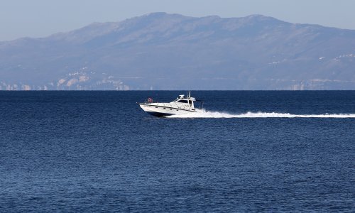 Istraga protiv vozača glisera koji je izazvao nesreću u kojoj je poginuo dječak iz Nizozemske; branit će se sa slobode