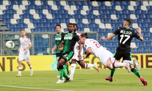 Godine mu ništa ne mogu, Ibrahimović odveo Milan do pobjede na teškom gostovanju, a Ante Rebić iznudio isključenje