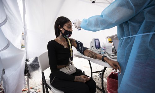 SAD bilježe preko 1.000 smrti u jednom danu, prvi put od početka lipnja
