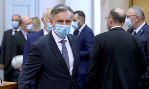 Škoro o Vidović Krišto i ostalim 'neposlušnicima': Zastupnike se ne može natjerati da nose maske