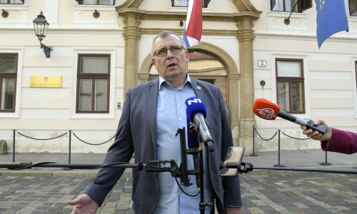 Capak o velikom broju novozaraženih: Ima jedna dobra stvar; komentirao i fotografiju Beroša i Nine Badrić