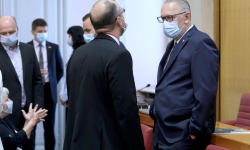 I Božinović se čudi izjavi Zorana Milanovića da je Stožer 'paraustavno tijelo'; nema za sada novih mjera, broj oboljelih pada