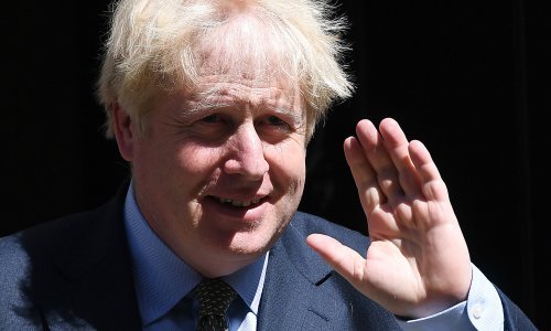 Johnson poziva Britance da smršave zbog covida-19