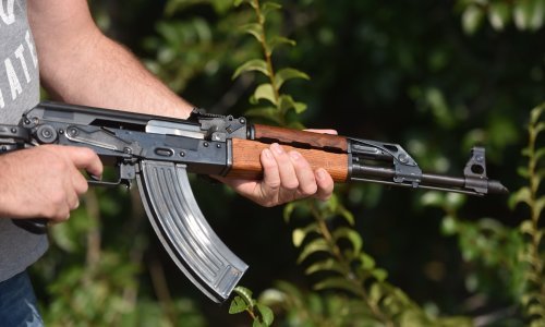 Troje Francuza pokušalo ući u Hrvatsku s automatskom puškom