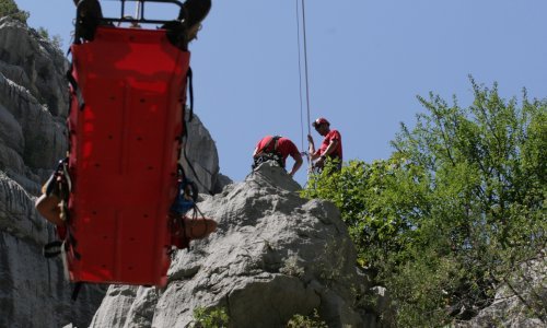 HGSS o tragediji u NP Paklenica: 35-godišnjakinja bila s mužem i djetetom na izletu, okupala se u potoku i preminula