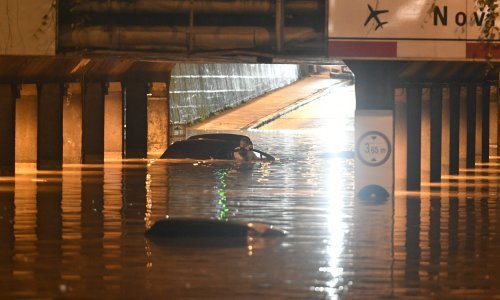 Zagrepčanka u Miramarskoj spasila čovjeka iz auta koji je tonuo: Skinula sam tenisice, duksu i naočale i ušla u vodu...