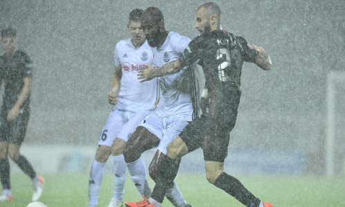 [VIDEO] Urnebesna scena iz utakmice Gorice i Slaven Belupa  koju ćemo još dugo pamtiti: Gostujući nogometaš pao u lokvu vode i 'zaplivao'