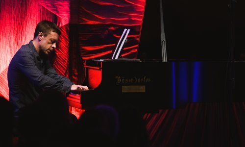 Matija Dedić u subotu otvara prvo 'Ljeto u dvorištu'