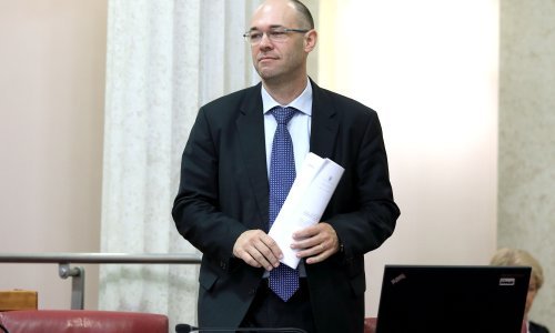 'Načelno, nemam ništa protiv ćirilice u Vukovaru, ali mora ju se depolitizirati'