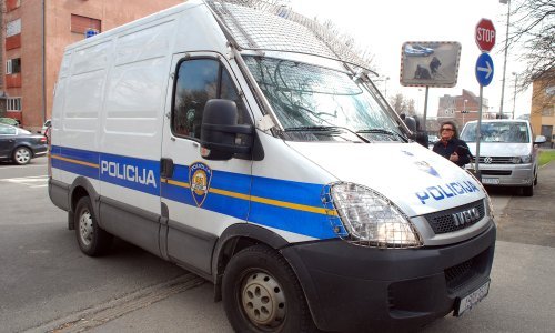 Zbog šokantnog transparenta protiv Srba šestorica mladića zaradila optužnicu