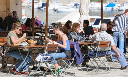 Prošli tjedan izdano 22 posto manje računa nego lani